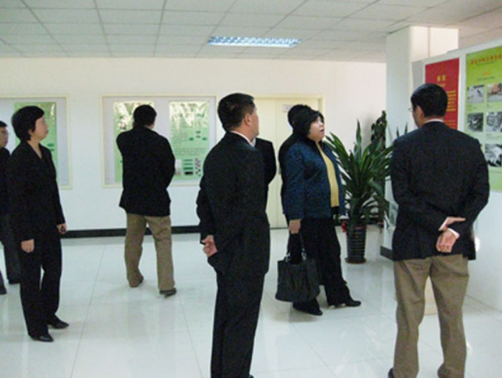 The leaders of the Tianjin Municipal Commission of Commerce came to the company to inspect and guide the work.