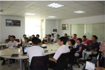 The half-year summary work meeting of the company was held.